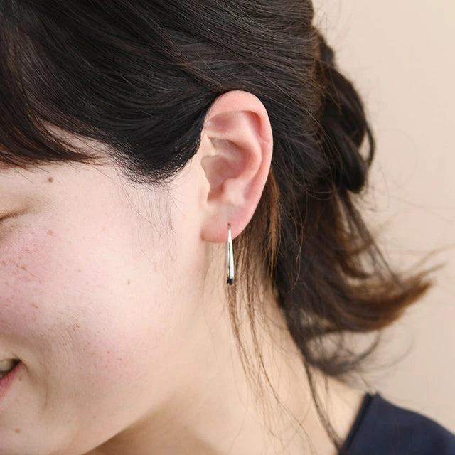 プラチナ フックピアス