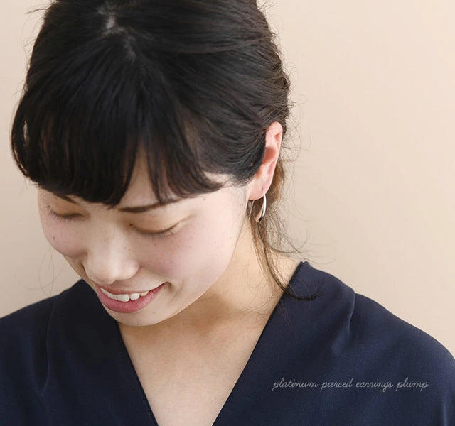 プラチナ フックピアス