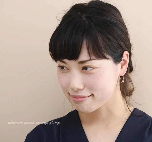 プラチナ フックピアス
