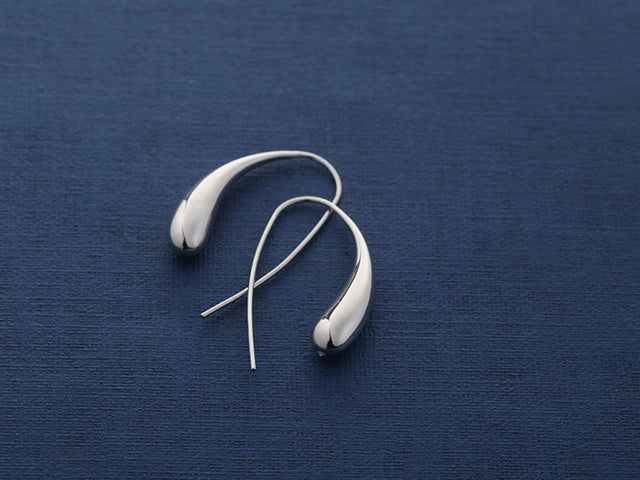 プラチナ フックピアス