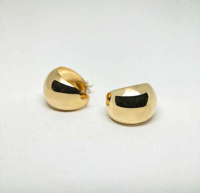 Moon-shape ピアス