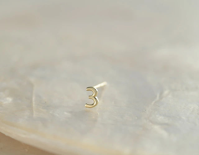 ナンバーピアス（片耳）