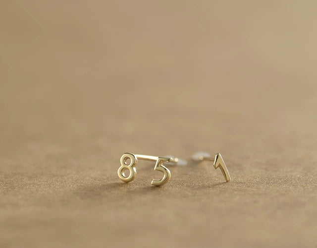 ナンバーピアス（片耳）